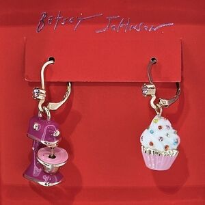 Betsey Johnson Earrings Pink Mismatched Cupcake & Mixer Gift Box Valentine's Day